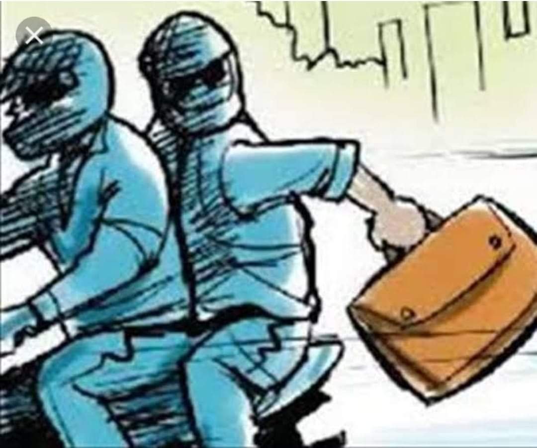 हिंदी समाचार |बाइक सवार लुटेरों द्वारा हुई...