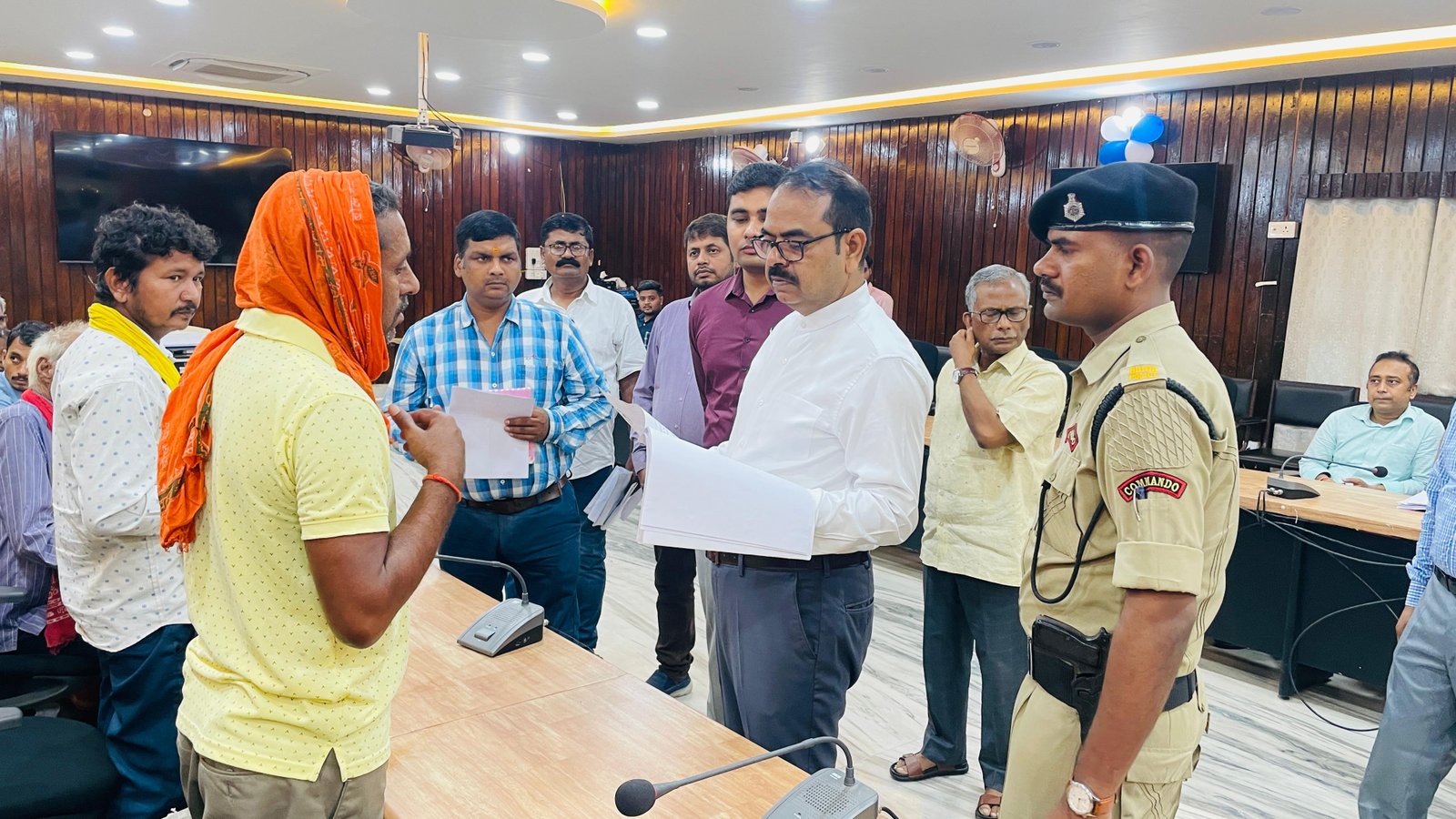 हिंदी समाचार |जिला पदाधिकारी द्वारा आयोजित...