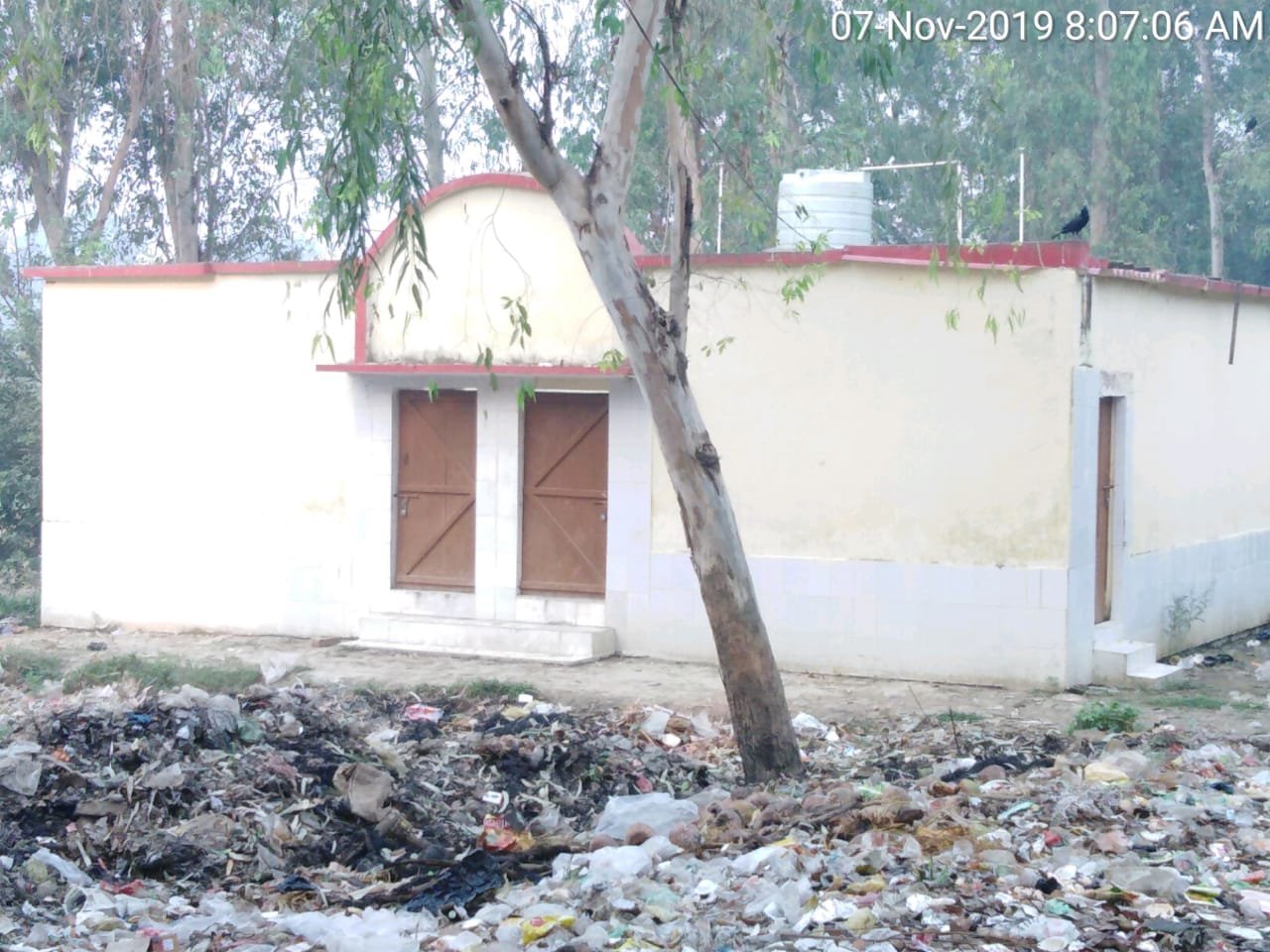हिंदी समाचार |प्रशासन गुंडा या रसूखदार, आम...