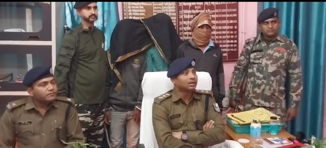 हिंदी समाचार |टैम्पू चालक से लूटपाट में तीन...