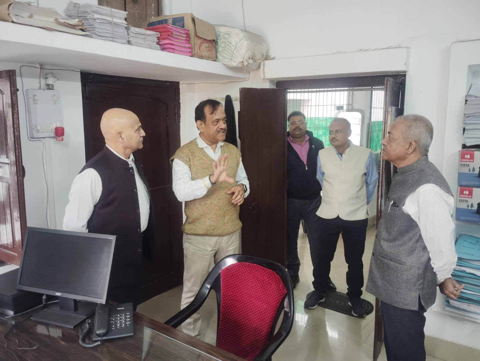 हिंदी समाचार |ब्रीगेडियर एवं कर्नल ने किया...