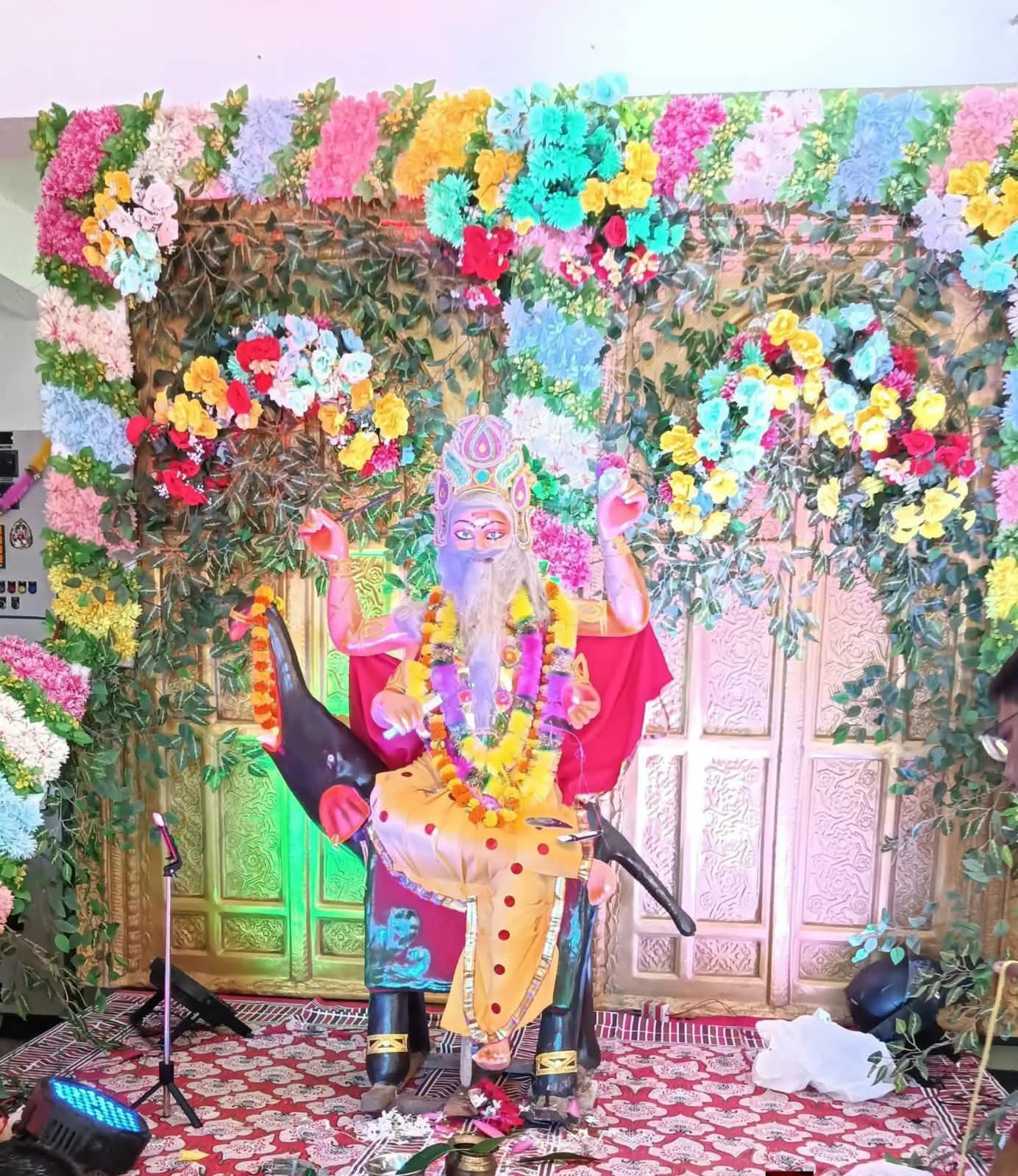 हिंदी समाचार |बाबा विश्वकर्मा की पूजा...