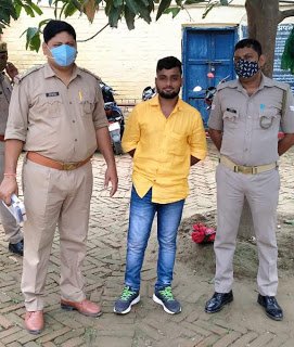 हिंदी समाचार |अवैध पिस्टल के साथ पकड़ा गया...