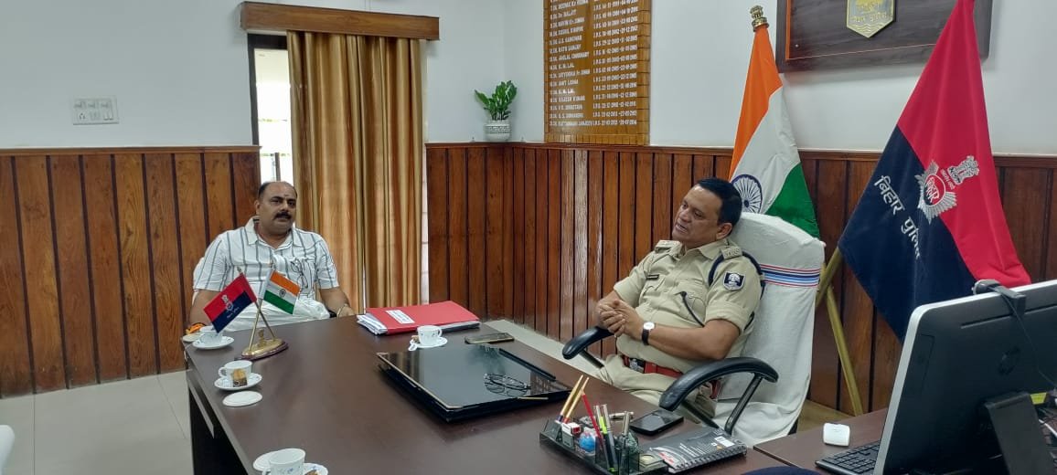 हिंदी समाचार |नशे की गिरफ्त में आकर युवा...