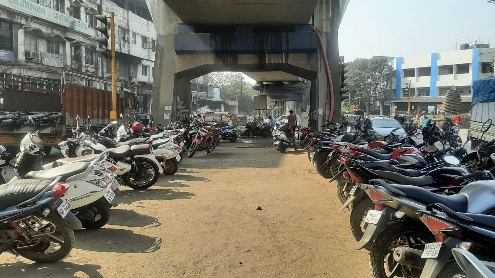 हिंदी समाचार |सरकारी कार्यालयों के समाने...