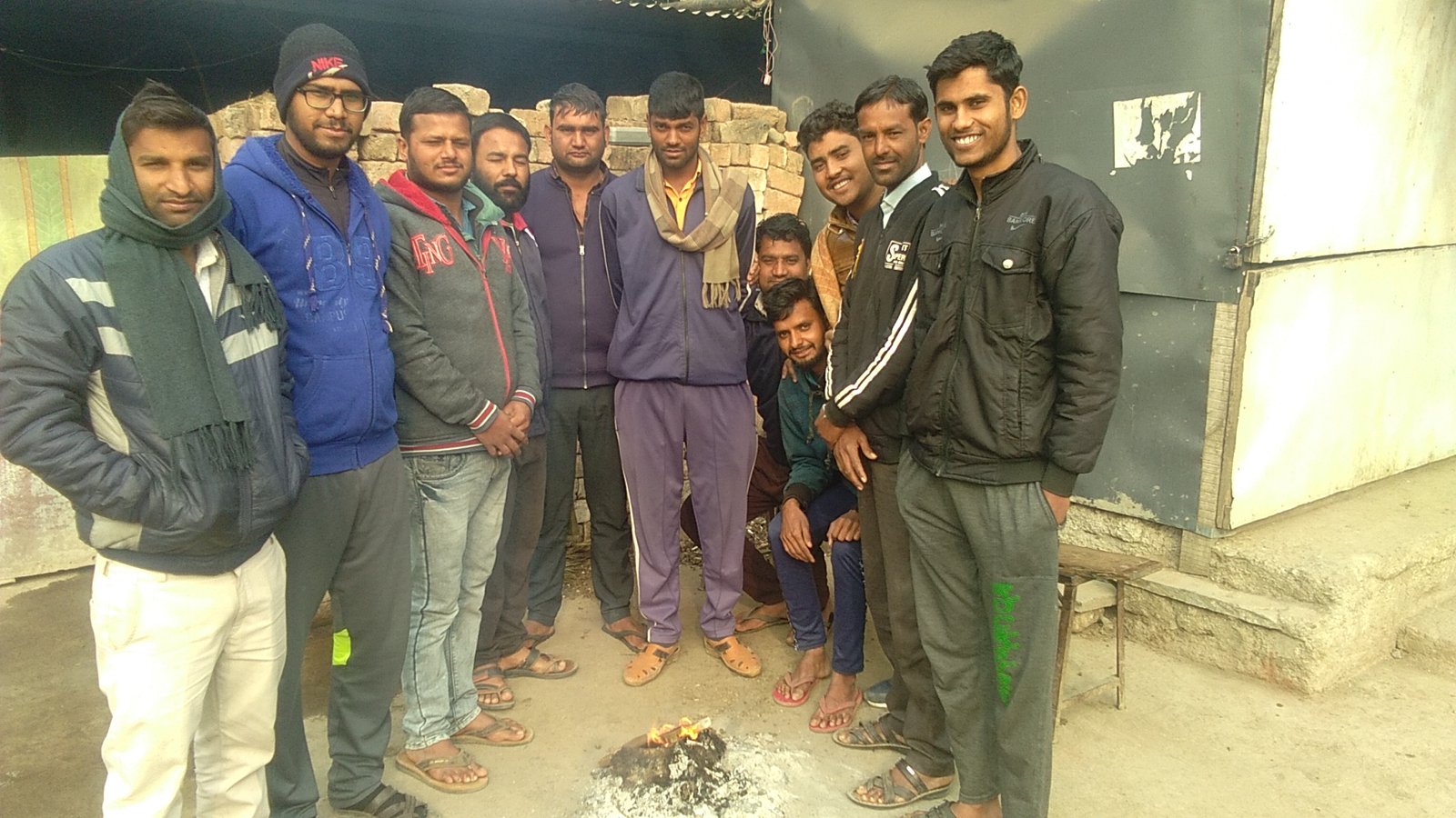 हिंदी समाचार |साहब ठिठुर रहे हैं लोग कहां...