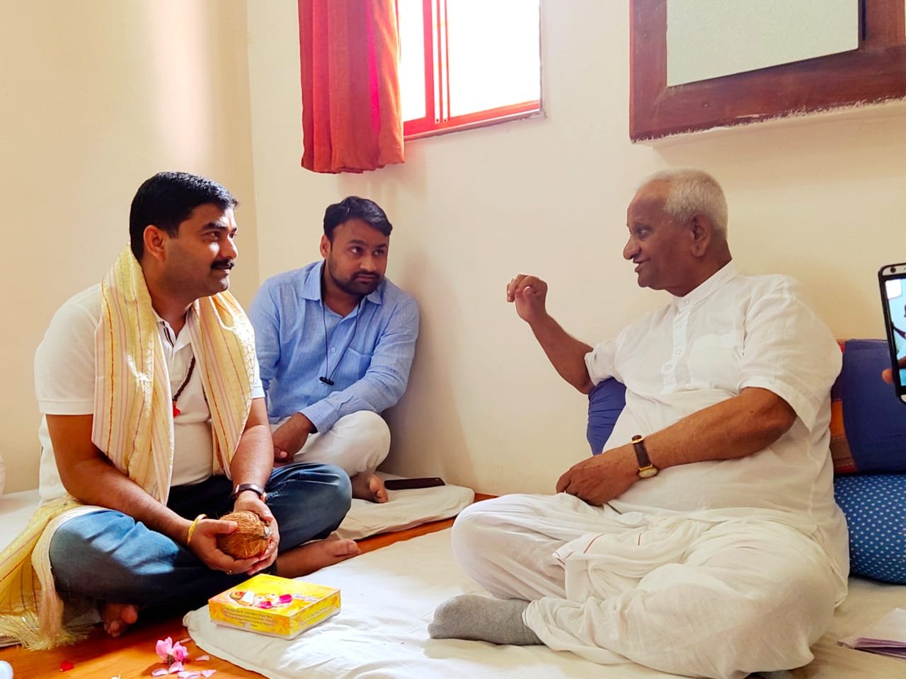हिंदी समाचार |विधायक गोरखनाथ बाबा ने अन्ना...