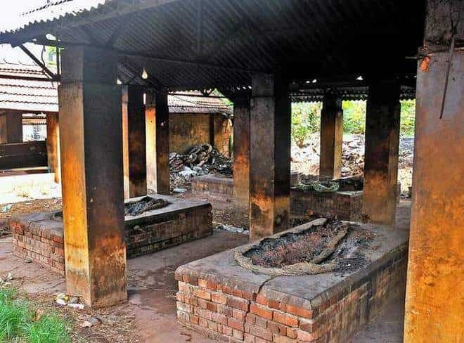 हिंदी समाचार |कब्रिस्तान की सरकारी जमीन...