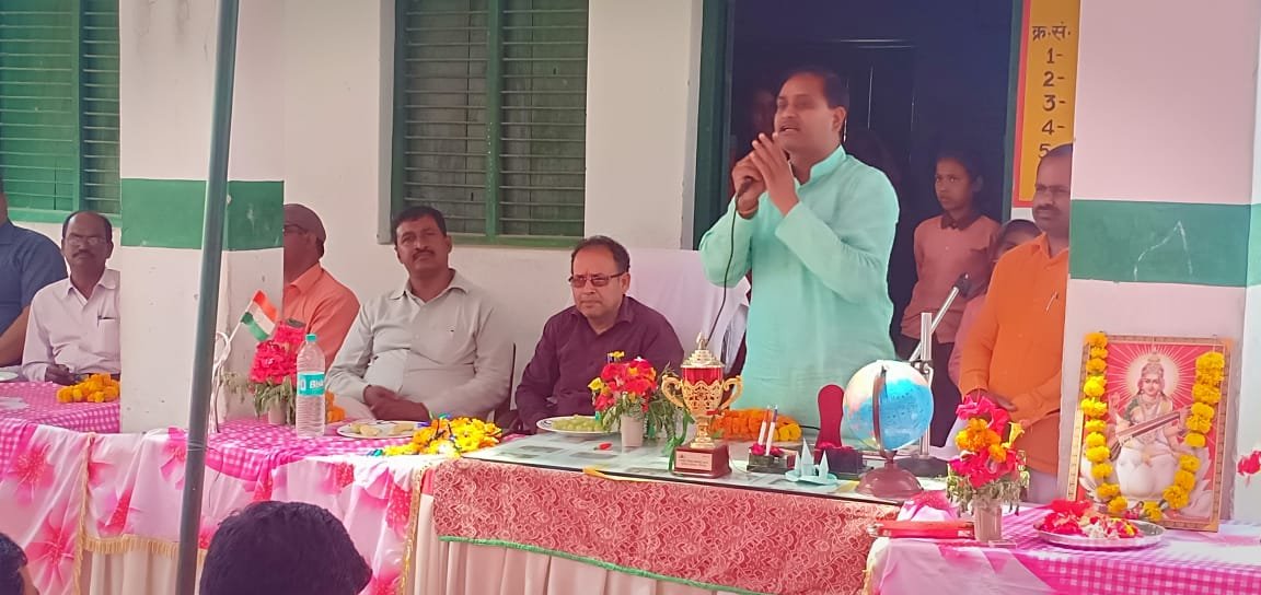 हिंदी समाचार |परिषदीय विद्यालयों के विजेता...