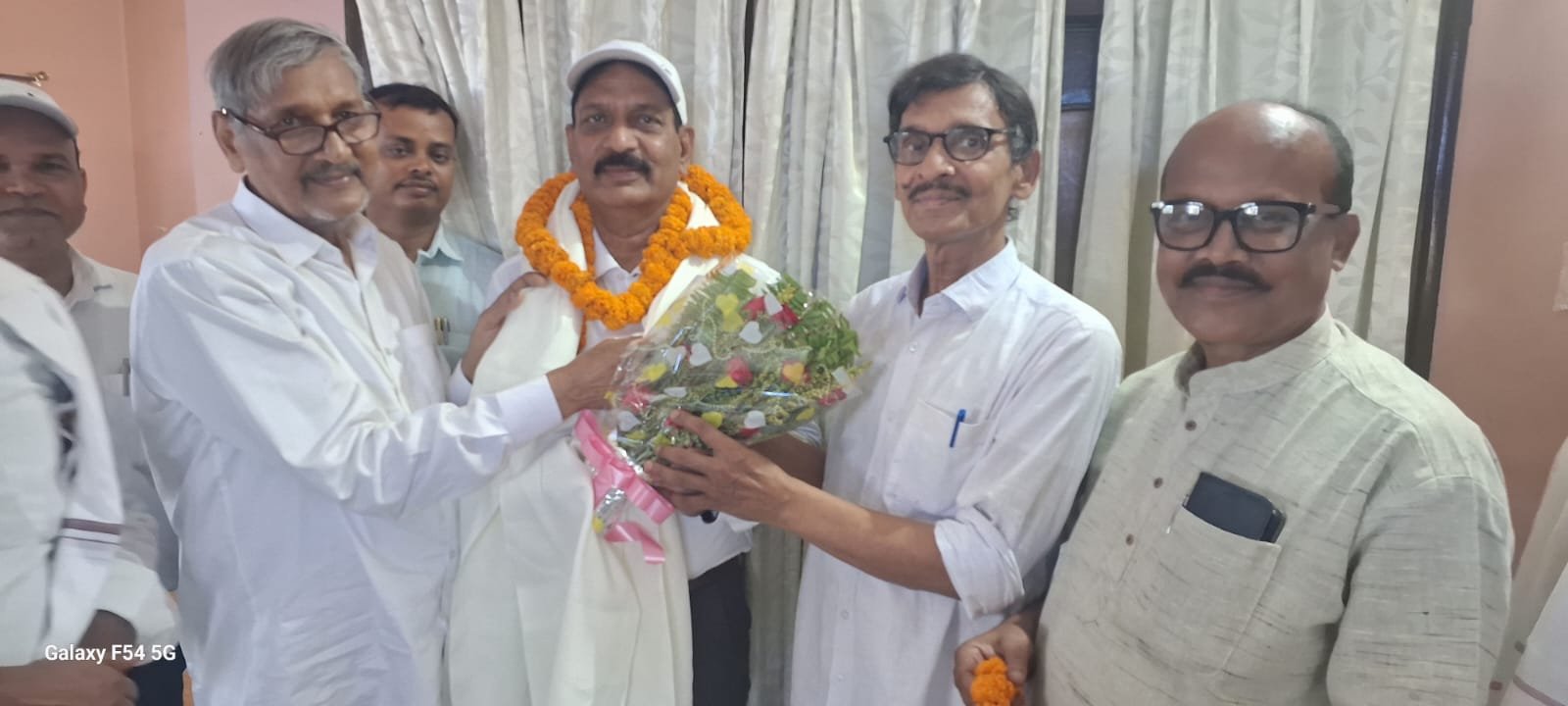 हिंदी समाचार |डेहरी में पूर्व आईएएस दिनेश...