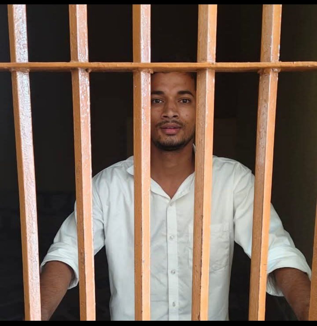 हिंदी समाचार |महाकुंभ में ‘दातुन ब्वॉय’ के...