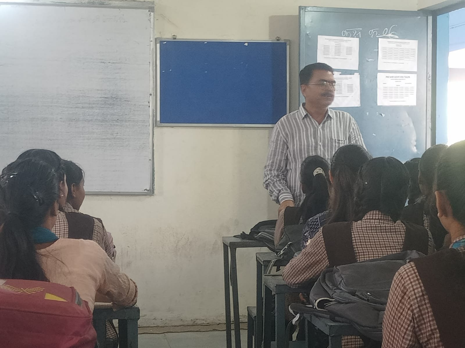 हिंदी समाचार | नायब तहसीलदार ने...