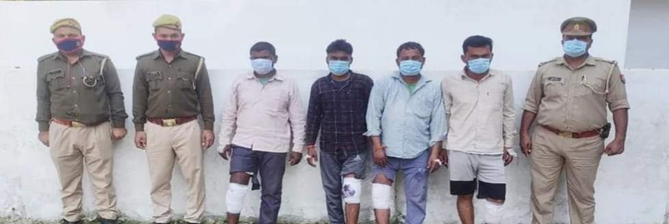 हिंदी समाचार |चेकिंग के दौरान पुलिस ने रोका...