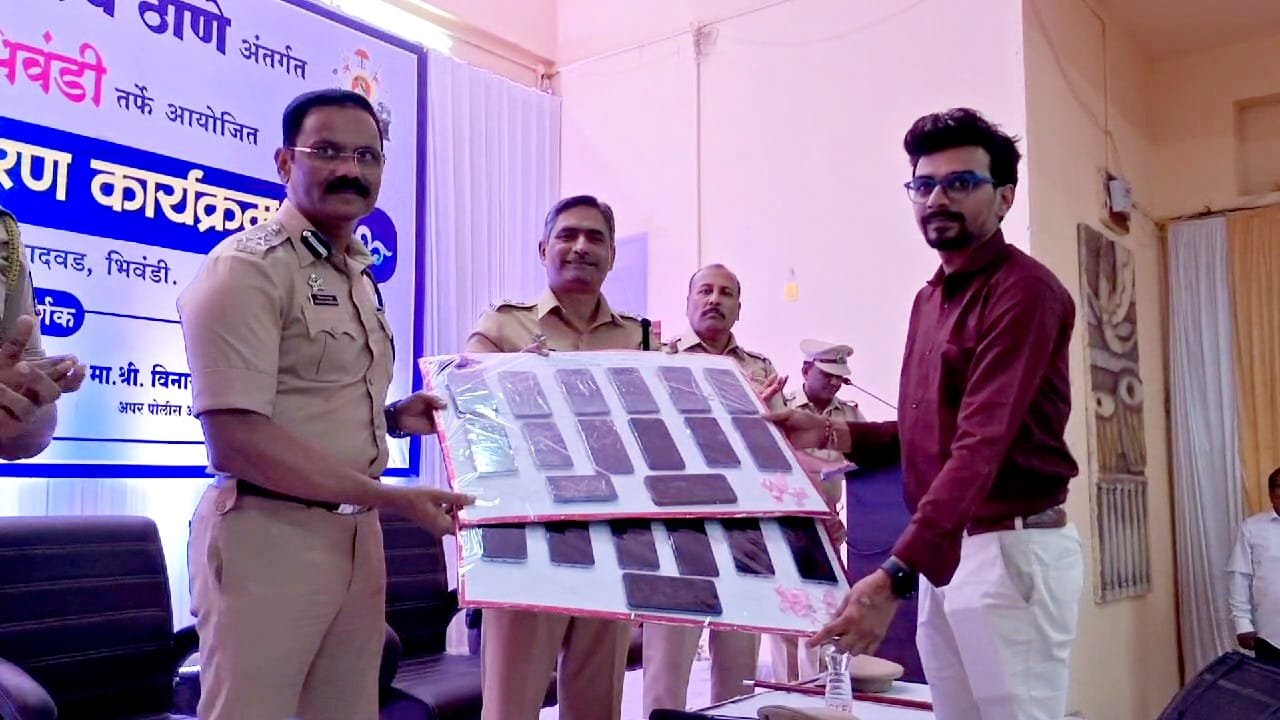 हिंदी समाचार |पुलिस ने नागरिकों को लौटाए...