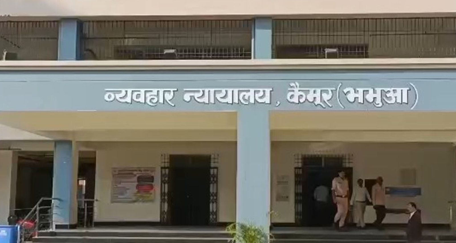 हिंदी समाचार | हत्या के मामले में फरार चल रहे...