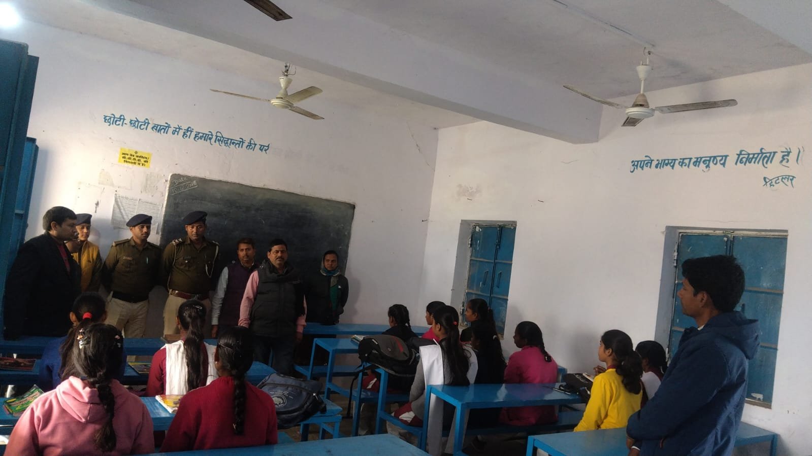 हिंदी समाचार |छेड़खानी करने वालों मनचलों की...