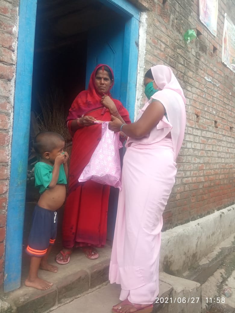 हिंदी समाचार |घर- घर जाकर आशा कार्यकर्ता...