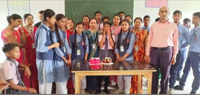 हिंदी समाचार |भदोही में धूमधाम से मनाया गया...
