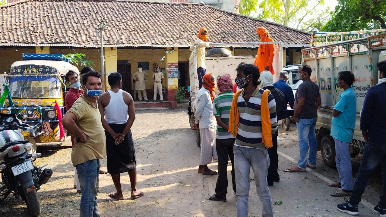 हिंदी समाचार |पिक अप की चपेट में आने से बाइक...