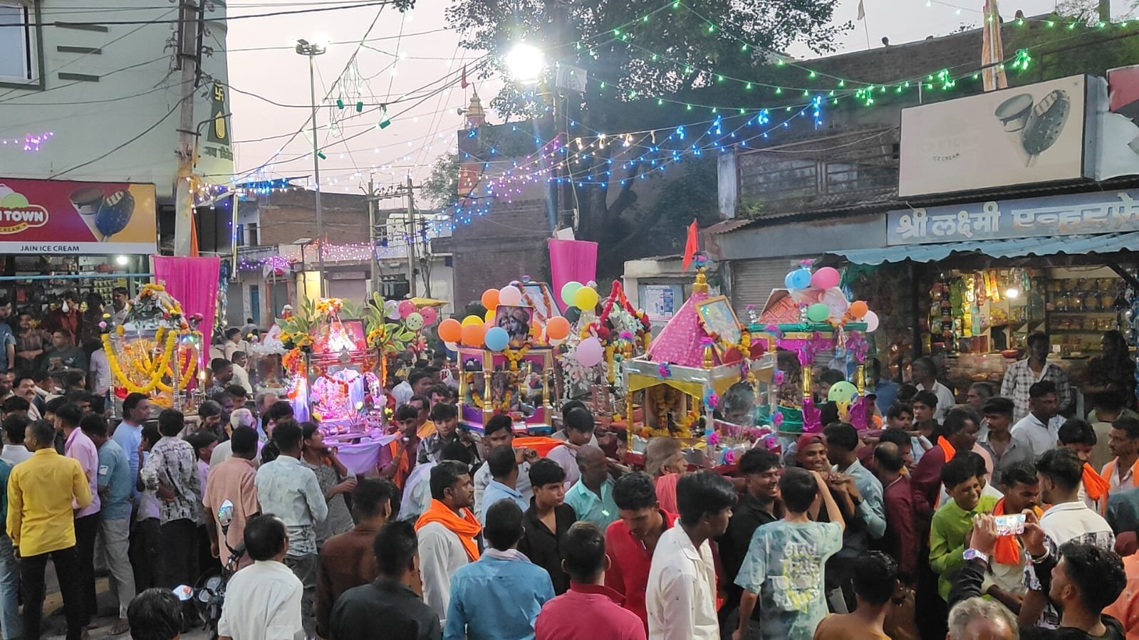 हिंदी समाचार | डोल ग्यारस पर तलेन में धूमधाम...