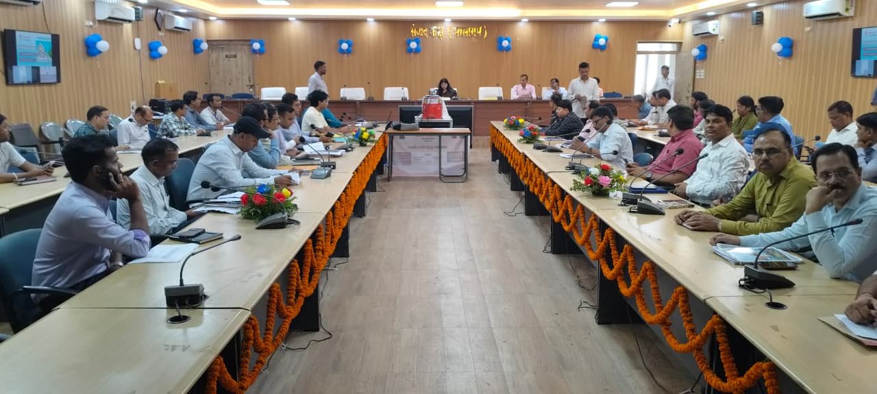 हिंदी समाचार | प्रभारी जिला पदाधिकारी की...