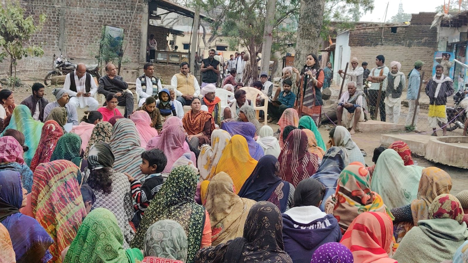 हिंदी समाचार | जिले में चल रहे जनसंवाद...