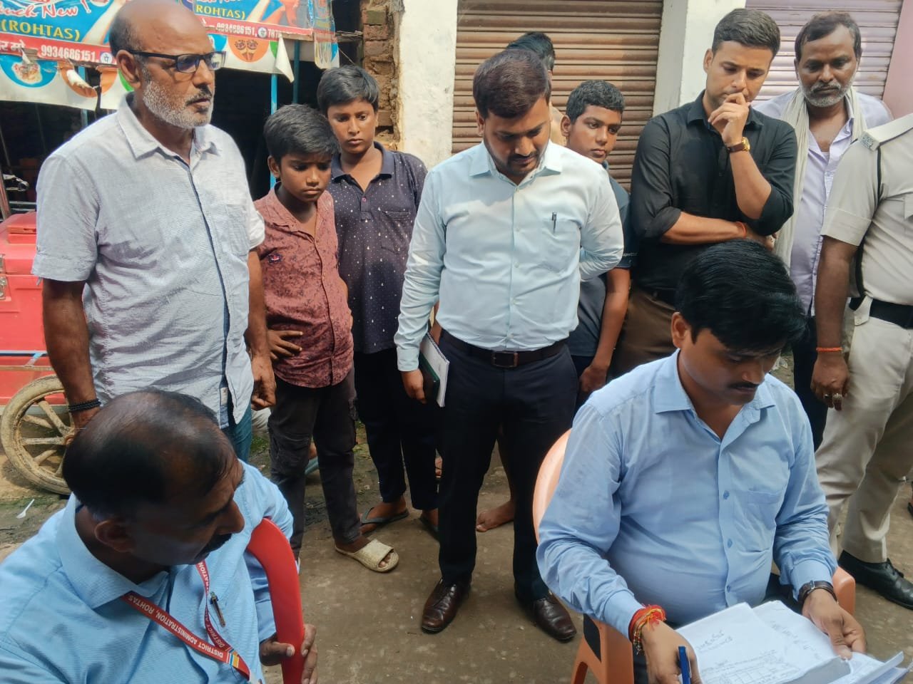 हिंदी समाचार |एसडीएम ने बंटवाये खाद