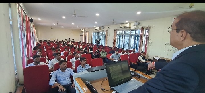 हिंदी समाचार |प्रबंध अध्ययन संकाय में...