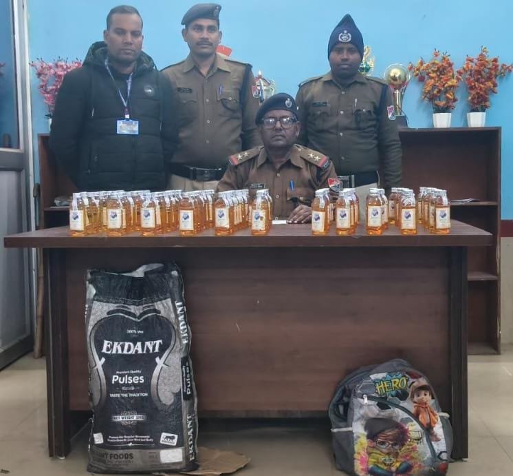 हिंदी समाचार |लावारिस हालत में 22 लीटर देशी...