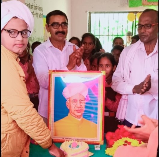 हिंदी समाचार |अलग अंदाज में कंपोजिट...