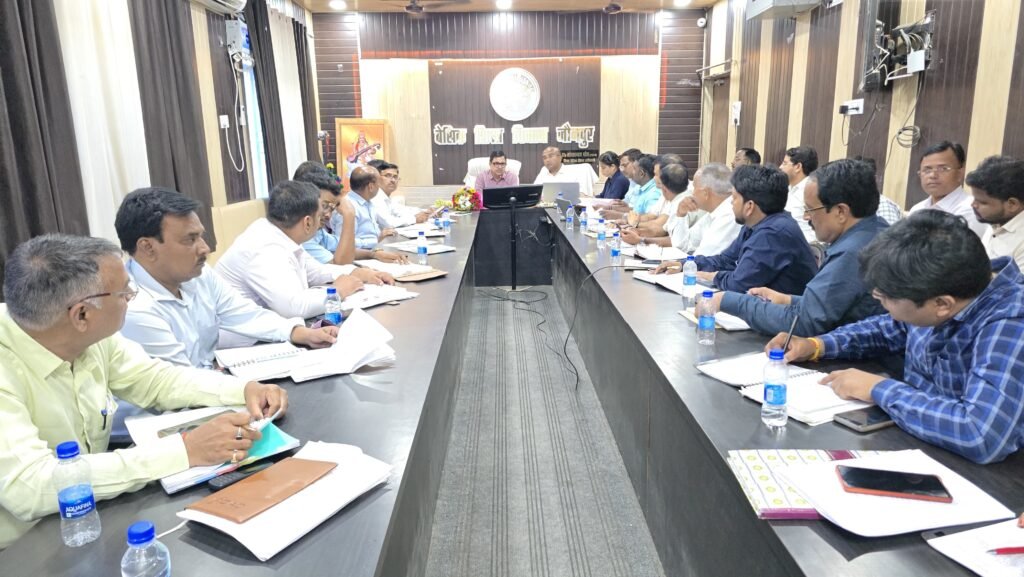 हिंदी समाचार | मंडलीय शिक्षा निदेशक के...