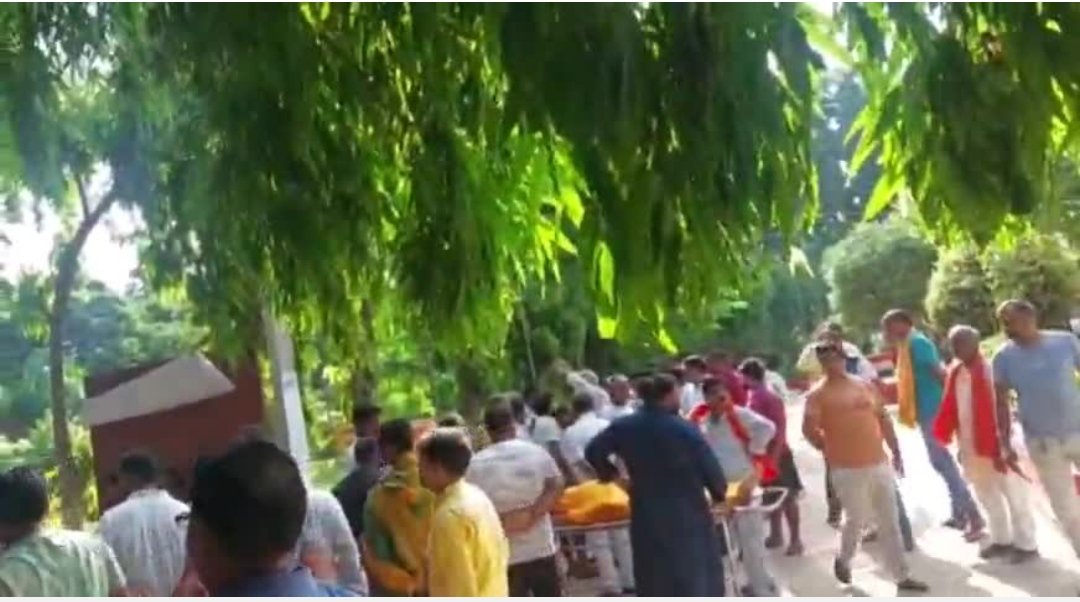 हिंदी समाचार |पिकअप एवं मोटरसाइकिल की टक्कर...