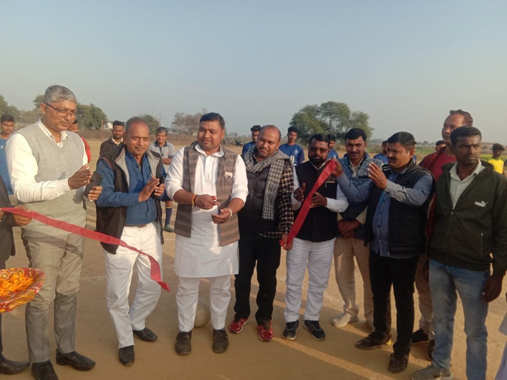 हिंदी समाचार |आदर्श फुटबॉल क्लब नाथोपुर की...