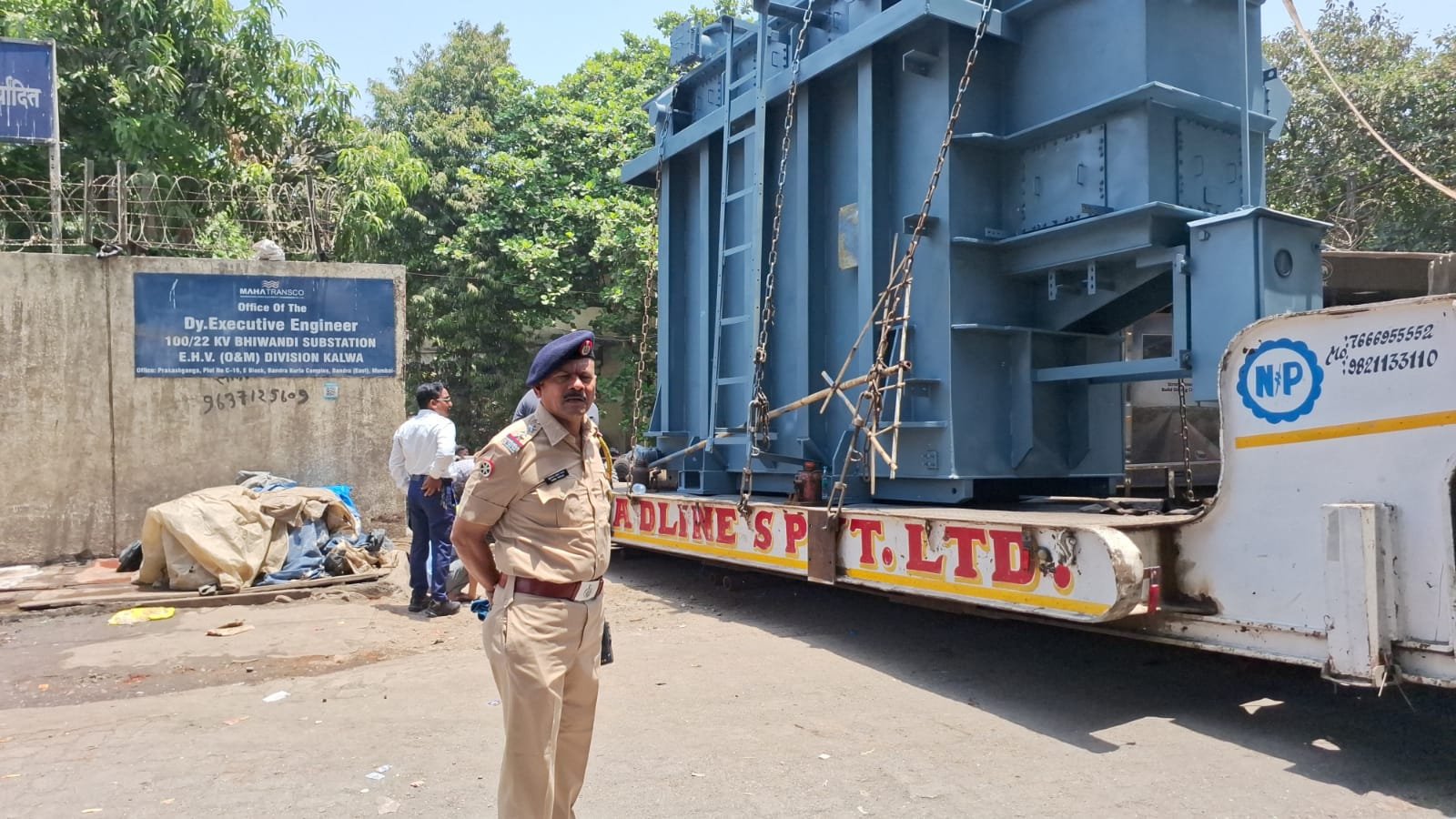 हिंदी समाचार |ट्रांसफॉर्मर लेकर आया 50 टन का...