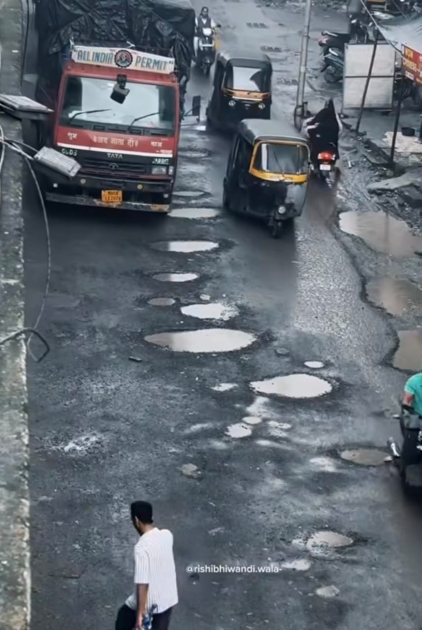 हिंदी समाचार |सड़कों पर ''गड्डा राज'', जनता...