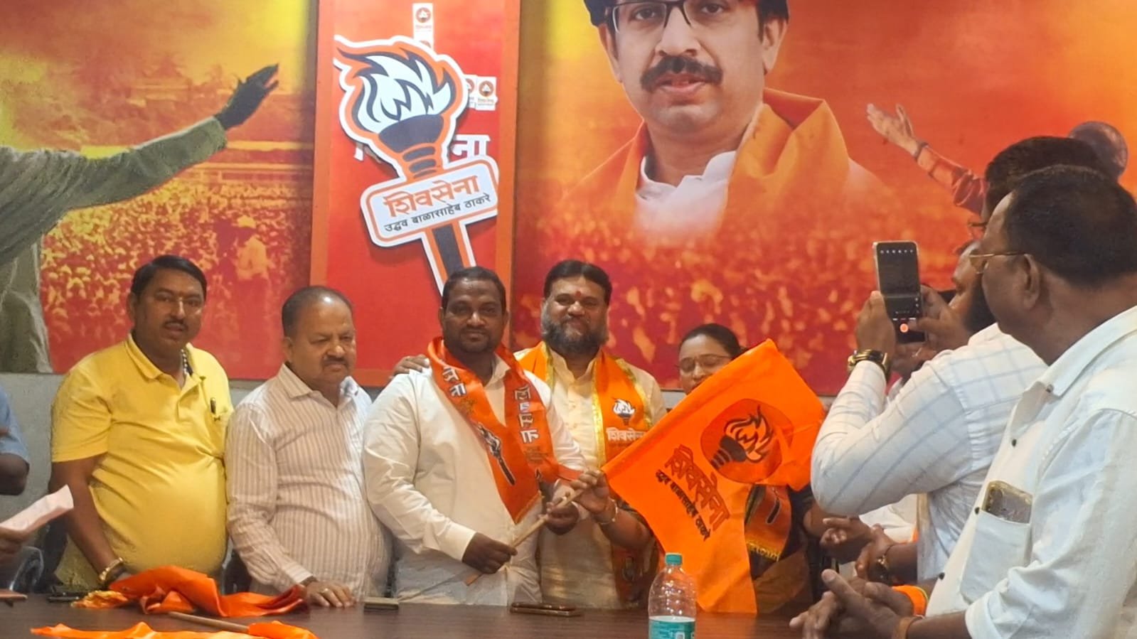 हिंदी समाचार |भिवंडी में शिवसेना ने दिया...