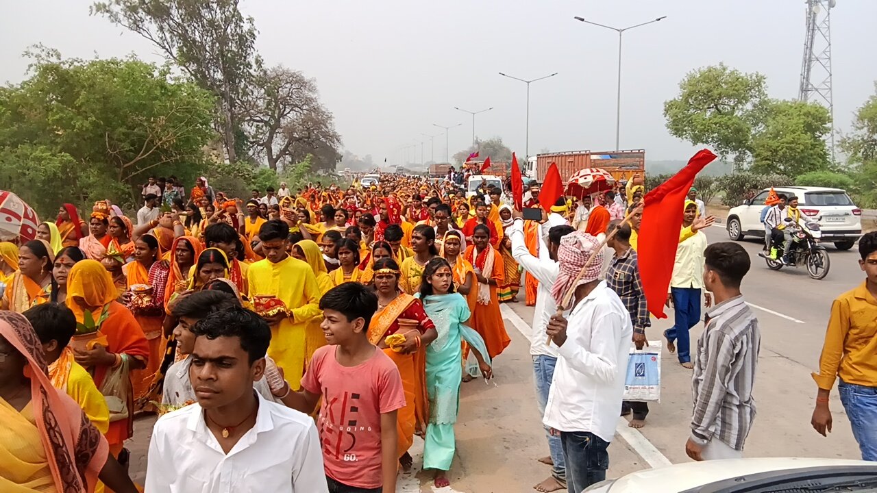 हिंदी समाचार | जलभरी कलश शोभायात्रा से हुआ...