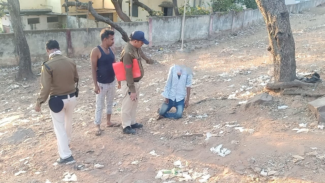 हिंदी समाचार |मेहमान घाटी के पीछे युवक ने...