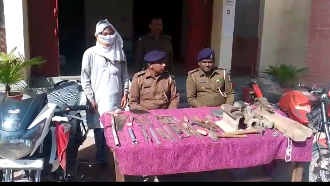 हिंदी समाचार |चैनपुर में मिनी गन फैक्ट्री...