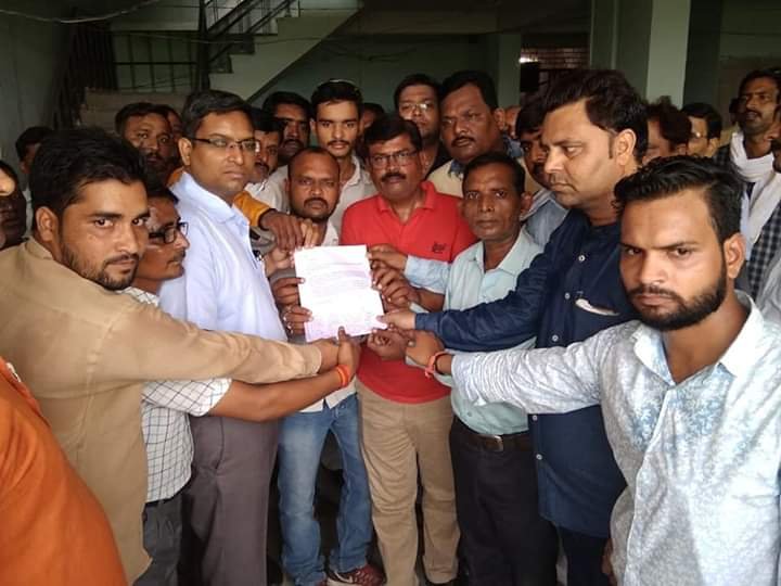 हिंदी समाचार |शामली में पत्रकार पर पुलिस...