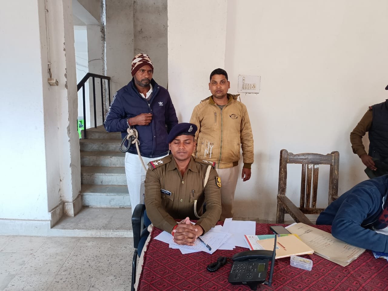 हिंदी समाचार |शराब सहित बाइक जप्त विक्रेता...