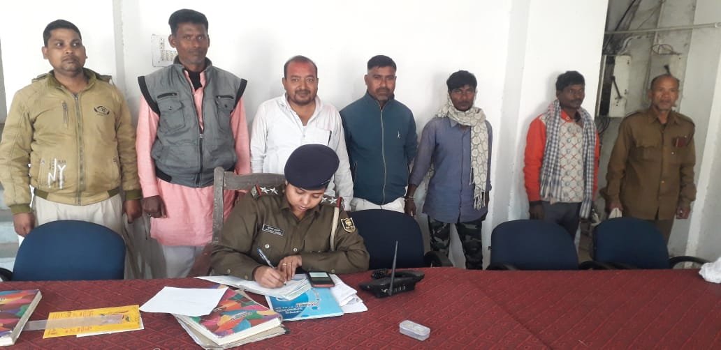 हिंदी समाचार |200 लीटर महुआ जावा नष्ट पांच...