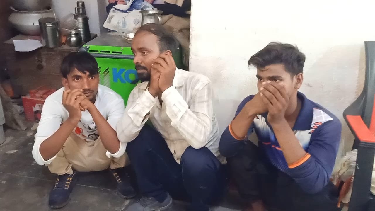 हिंदी समाचार |बाईक पर लाये जा रहे गांजे के...
