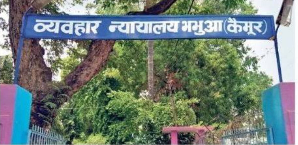हिंदी समाचार | अवैध शराब तस्करी के आरोप में...