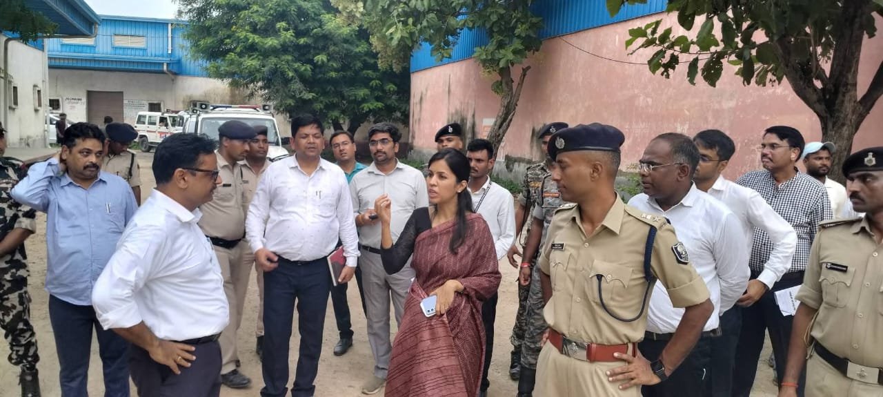 हिंदी समाचार |डीएम एसपी ने व्रज गृह का किया...