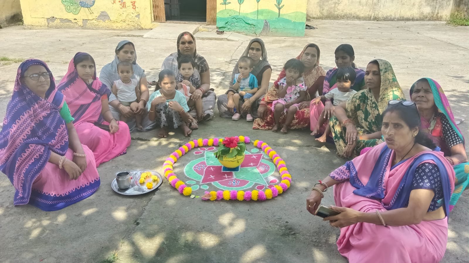 हिंदी समाचार |एक पौधा बालिका के नाम...