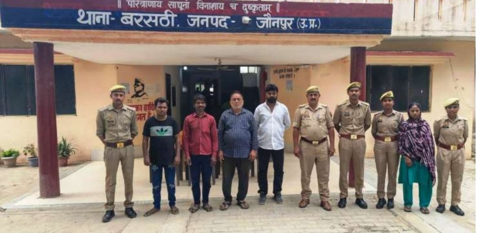 हिंदी समाचार |बरसठी पुलिस ने पांच वारंटियों...