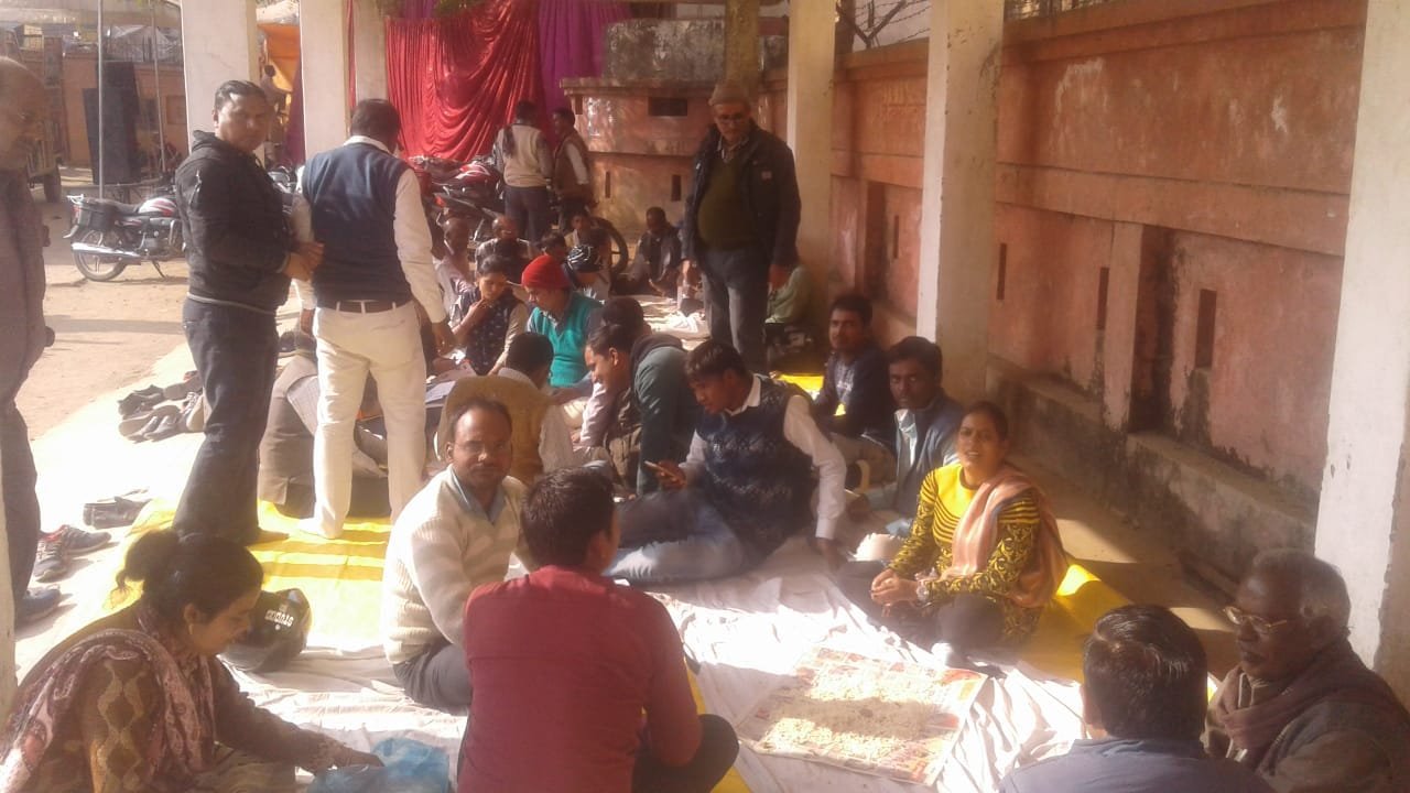 हिंदी समाचार |विभिन्न मांगों को लेकर...