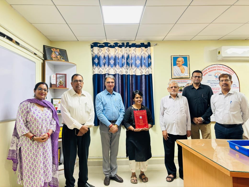 हिंदी समाचार |पीएचडी छात्रा की मौखिक...