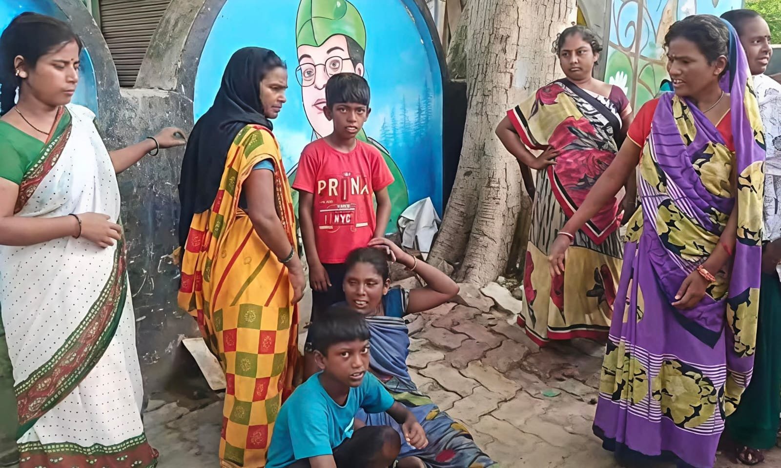 हिंदी समाचार |मोहनियां में ट्रेन की चपेट...